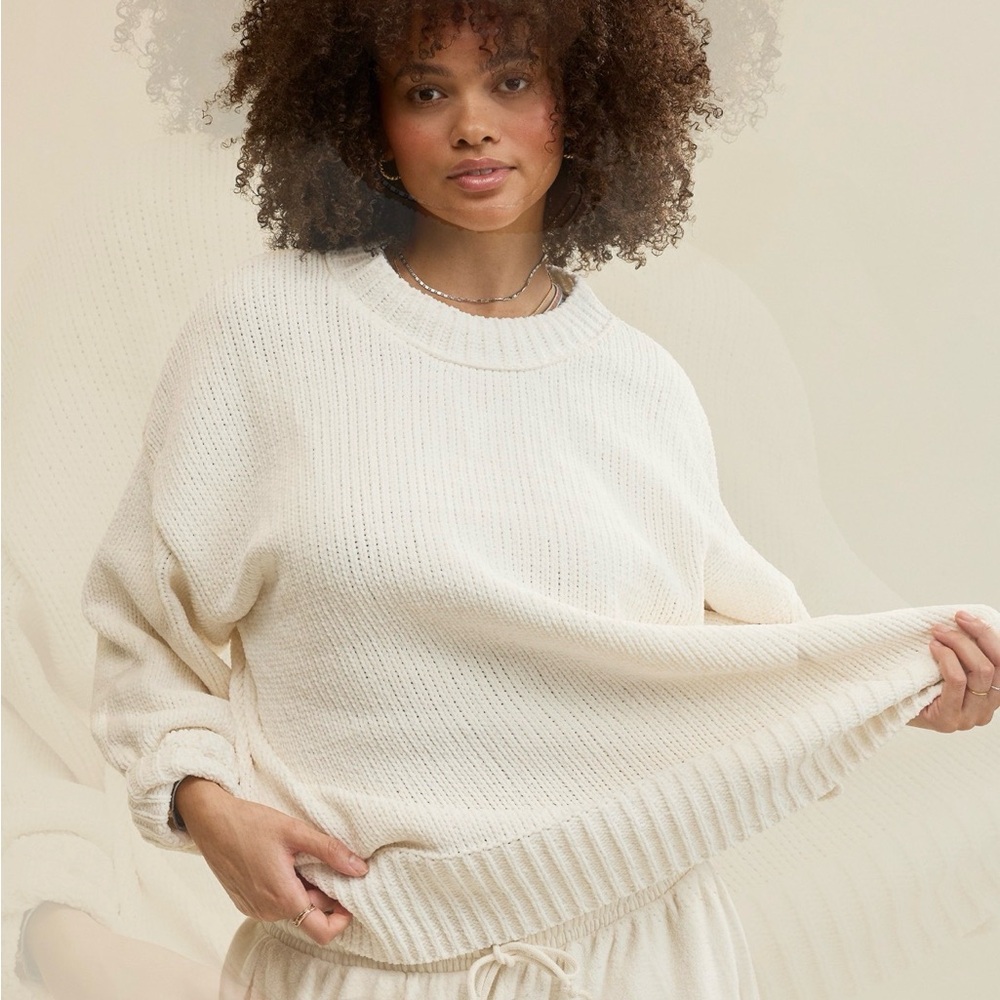 Aerie Cream Crew Neck Sweater